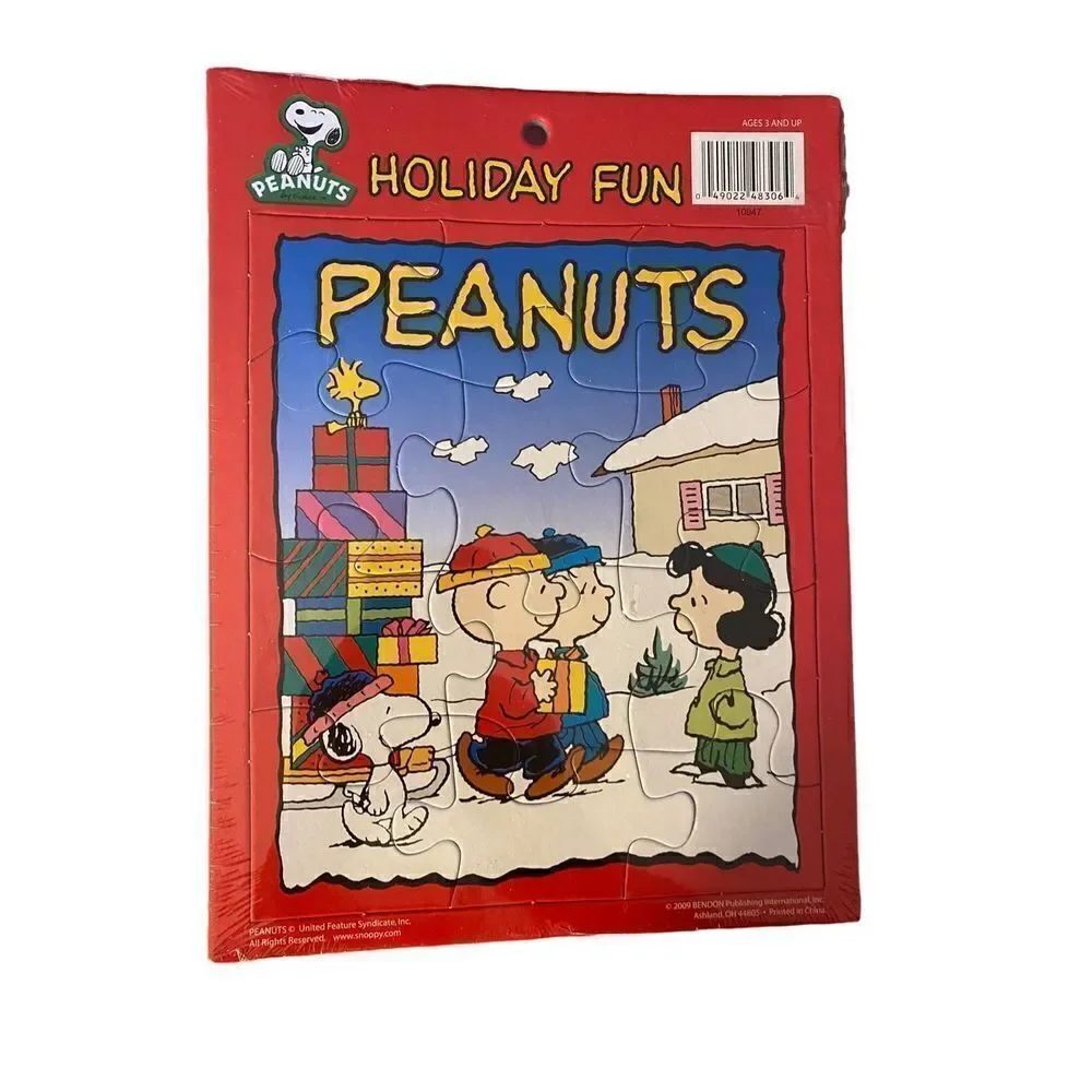 Peanuts snoopy, Charlie Brown, Holiday fun 12 piece puzzle ￼New